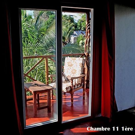 Chez Yolande Hotel Ampangorinana Exterior foto