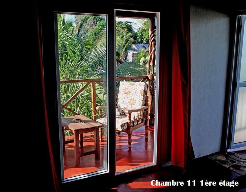 Chez Yolande Hotel Ampangorinana Exterior foto