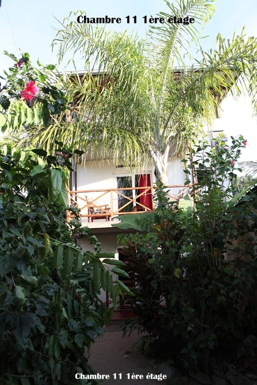 Chez Yolande Hotel Ampangorinana Exterior foto