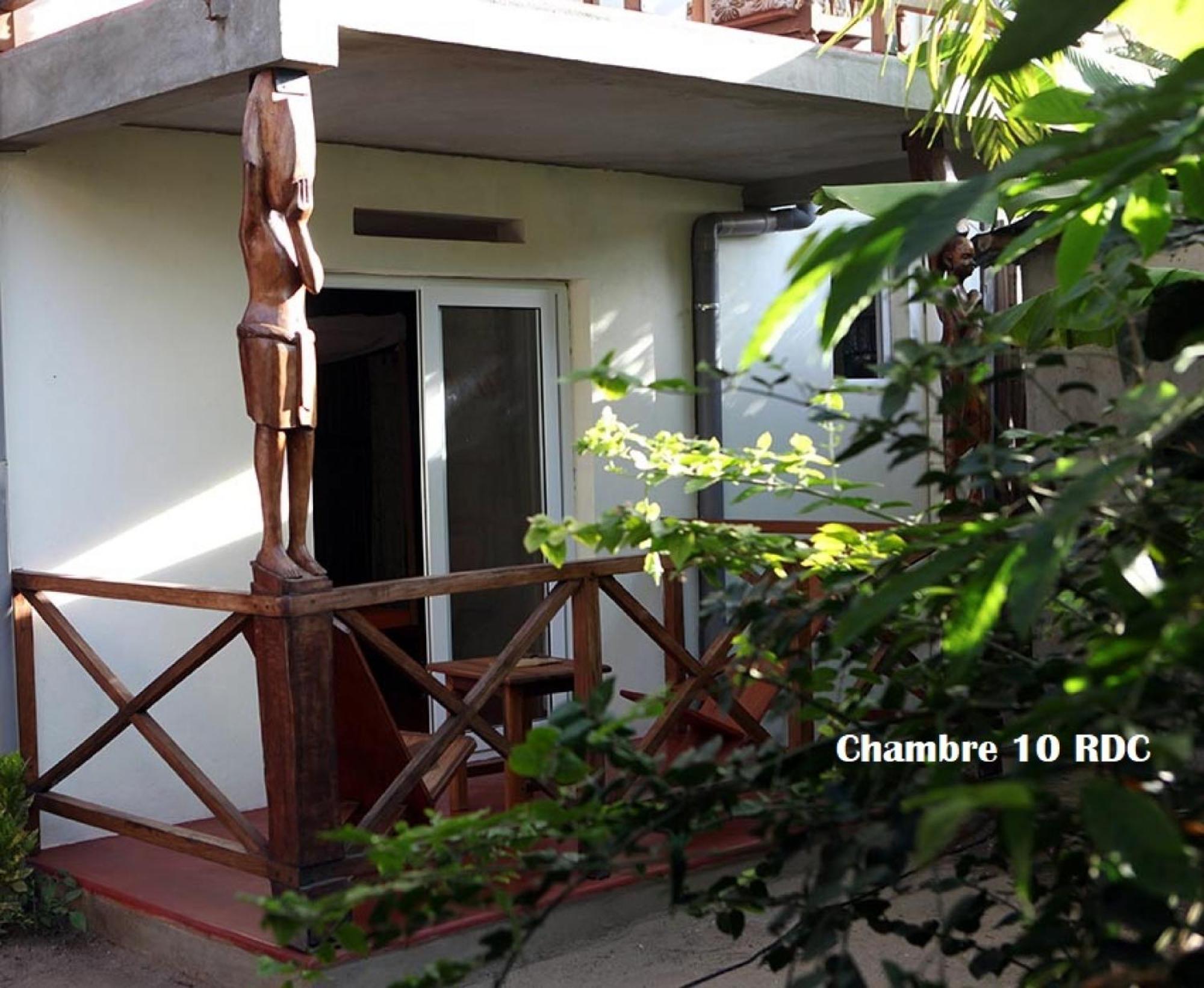 Chez Yolande Hotel Ampangorinana Exterior foto