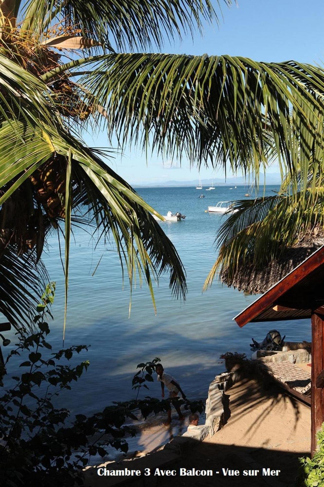 Chez Yolande Hotel Ampangorinana Exterior foto